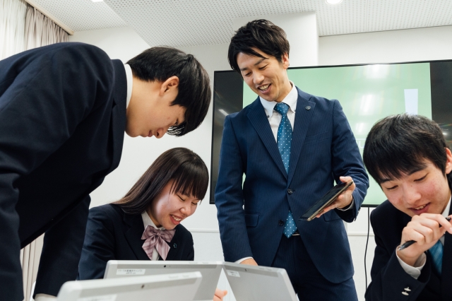 日本の未来を支える先生 教育者に 大学生インターンシップの参加者を募集しています 募集期間 19年10月 12月 学校法人創志学園